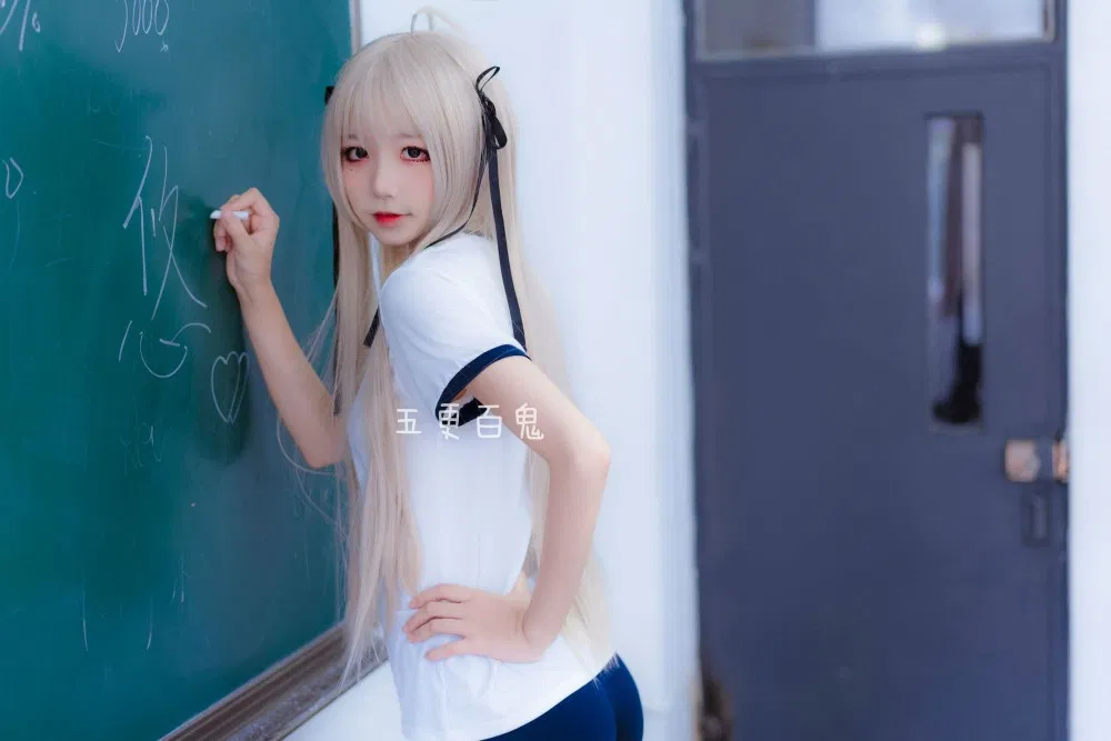 98年宝妈Coser五更百鬼JK制服52P的青春旋风