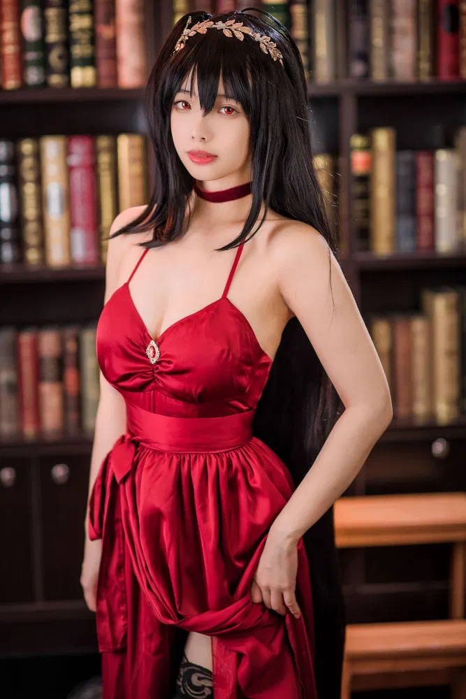 二次元博主雯妹不讲道理COS碧蓝航线大凤礼服图集