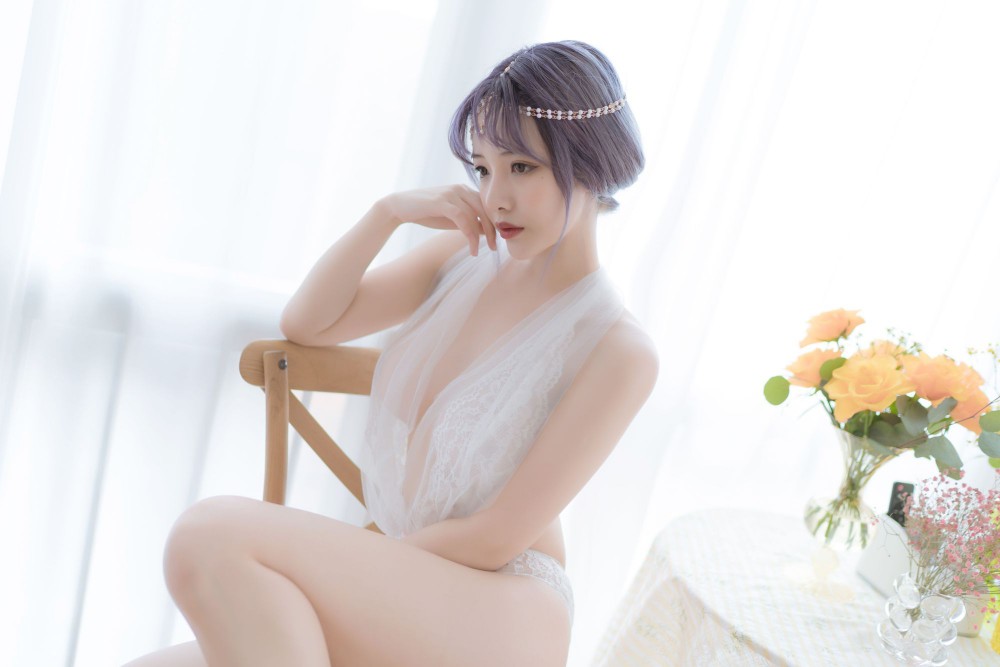 二次元博主雯妹不讲道理COS碧蓝航线大凤礼服图集