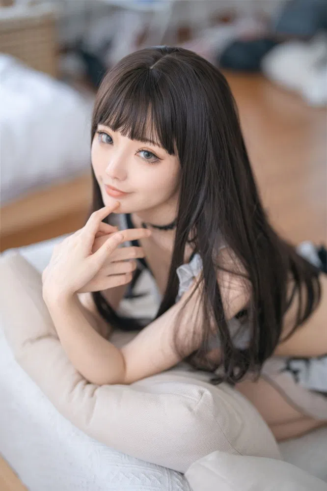 00后双鱼座Coser桃良阿宅是谁附教室JK图集赏析 00后双鱼座Coser桃良阿宅是谁附教室JK图集赏析