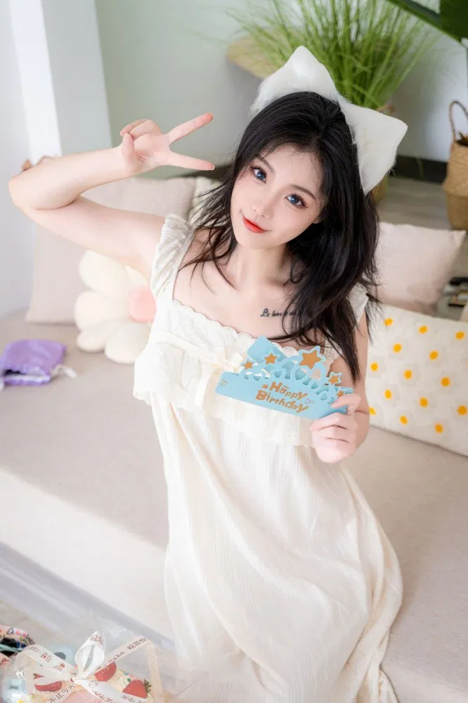 00后双鱼座Coser桃良阿宅是谁附教室JK图集赏析 00后双鱼座Coser桃良阿宅是谁附教室JK图集赏析