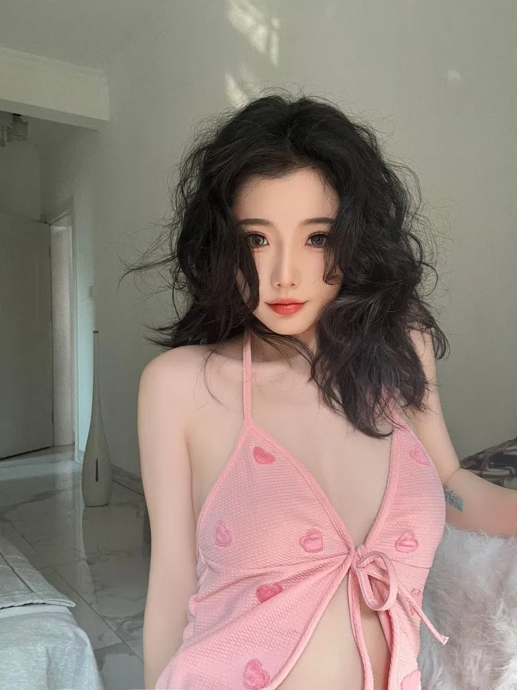 00后双鱼座Coser桃良阿宅是谁附教室JK图集赏析 00后双鱼座Coser桃良阿宅是谁附教室JK图集赏析