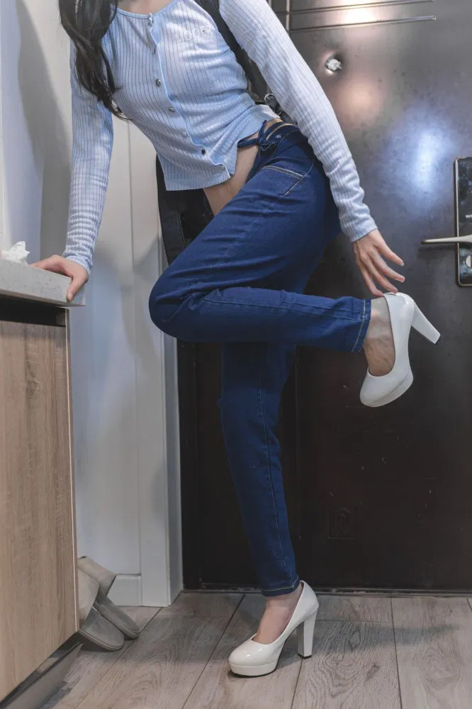 上海20万粉Coser杏仁曲奇升玖吉他姐姐cos图集赏析