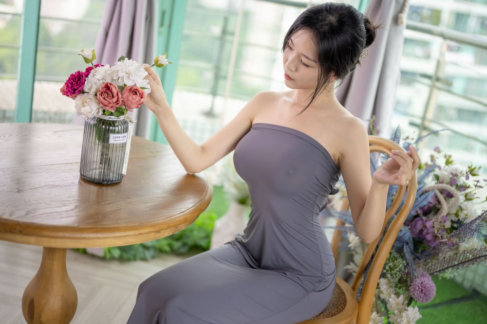 抖娘利世蓝色套装20P的宝蓝色质感