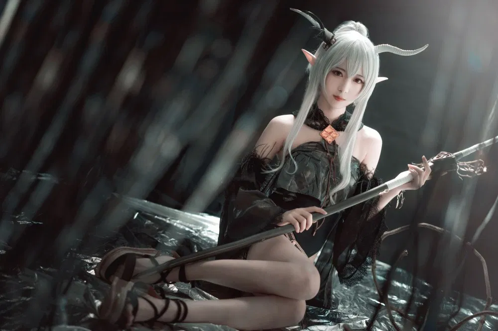 南京二次元Coser弥音音ww碧蓝航线爱宕校服