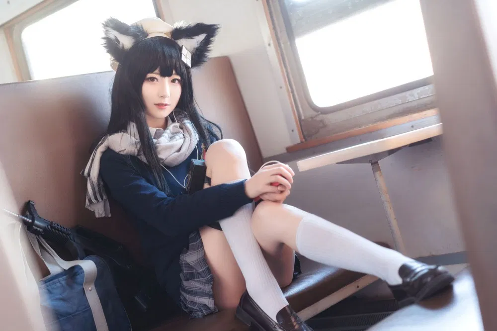 南京二次元Coser弥音音ww碧蓝航线爱宕校服