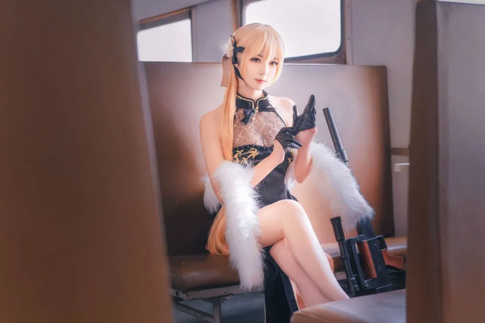 南京二次元Coser弥音音ww碧蓝航线爱宕校服