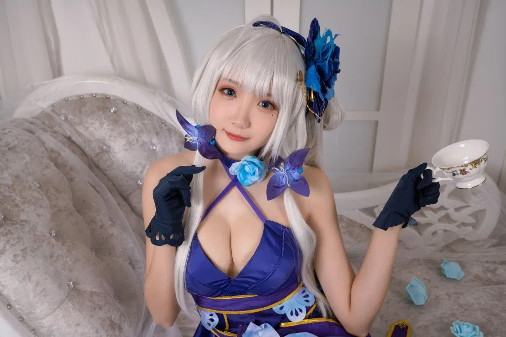 搜她时别把名字记混，认准广东金牛座169的coser