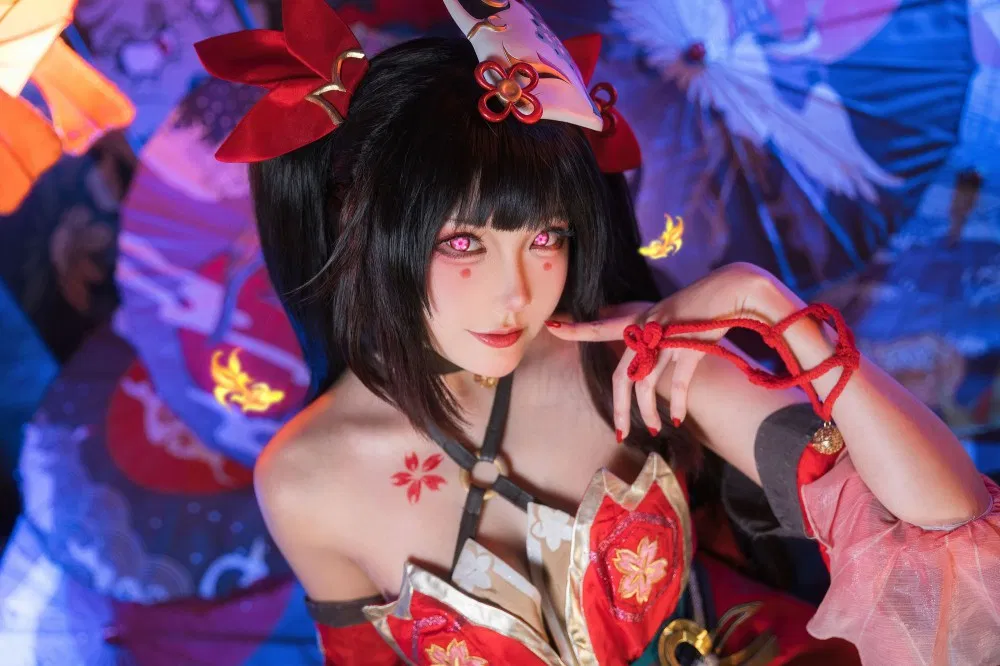 搜她时别把名字记混，认准广东金牛座169的coser