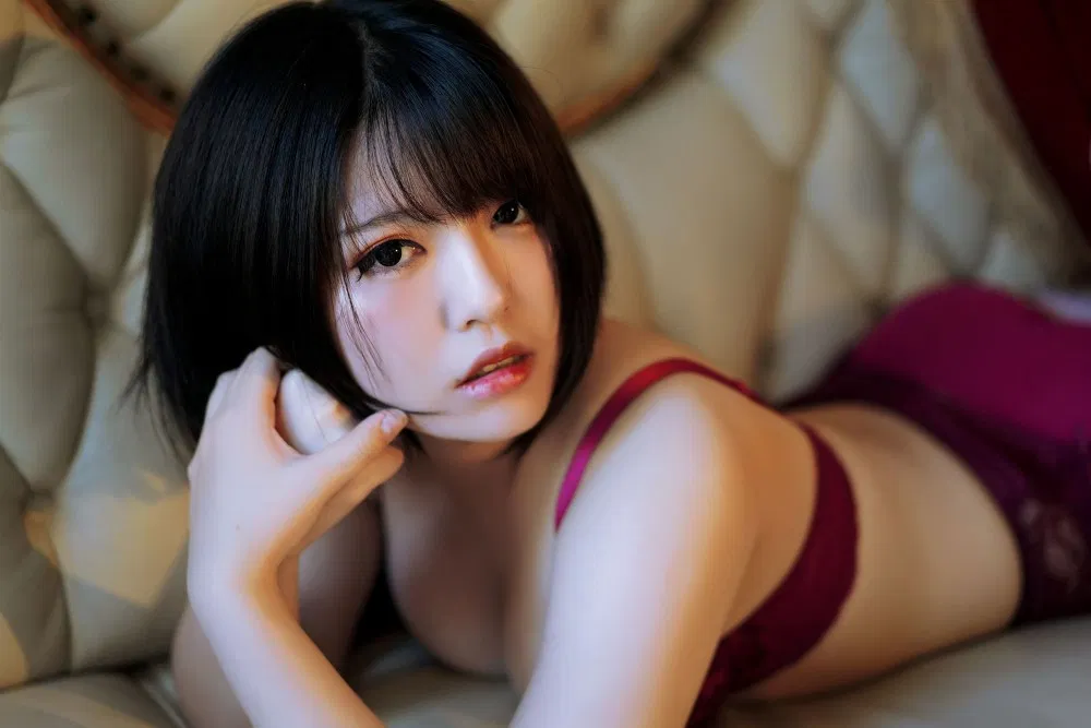 半半子碧蓝档案调月莉音-疏离与温柔之间的精准拿捏