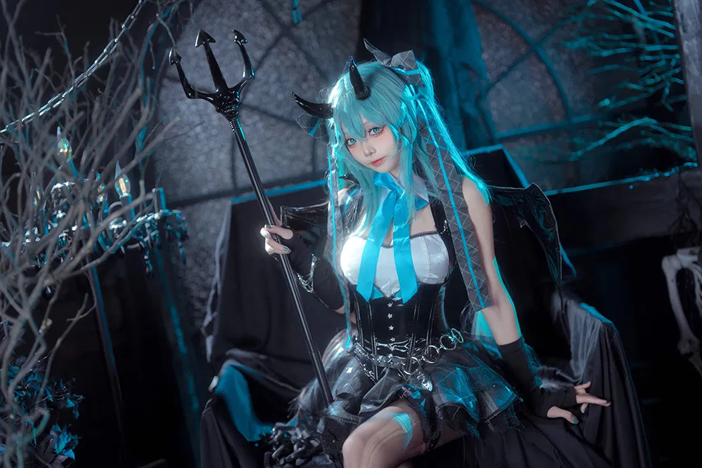 Messie 图集下载前我一共存了3批图，越南Coser messie 写真图片怎么看