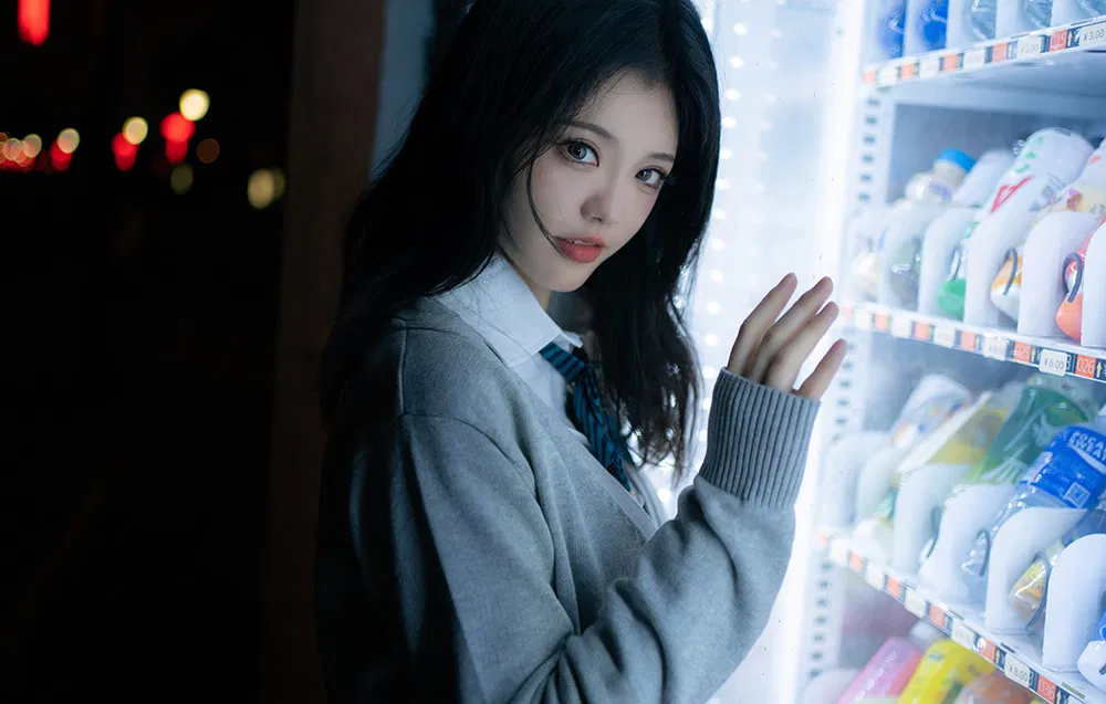 桃良阿宅摩托车2023款价格：几套写真里的妆造与取景